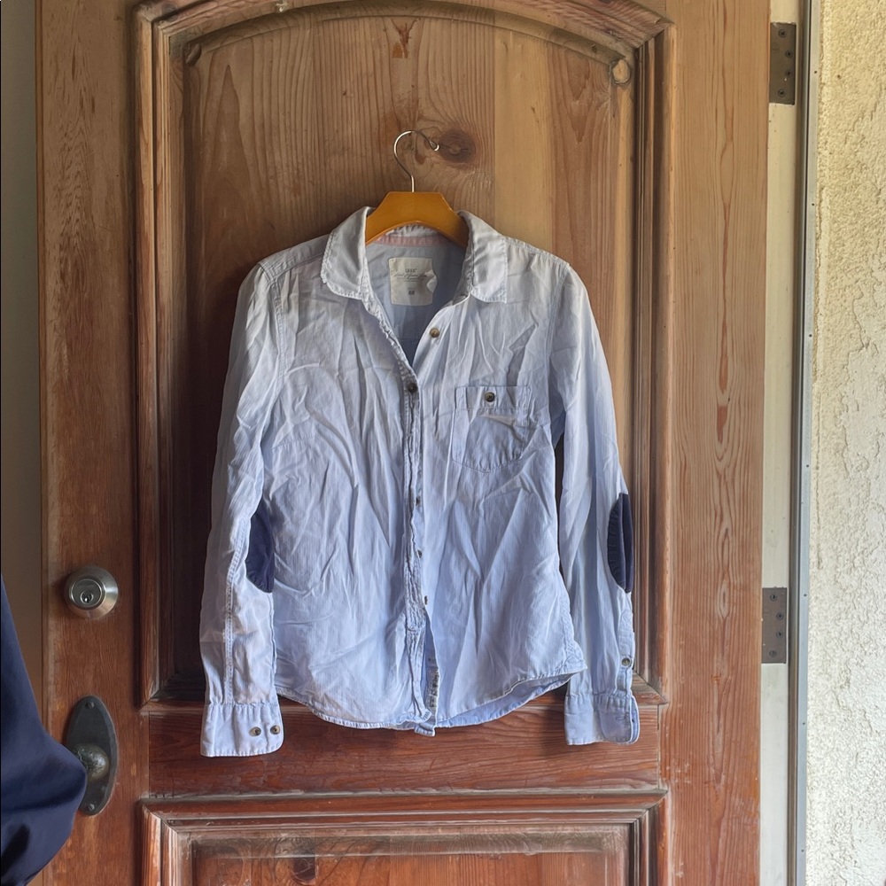 H&M Light Blue Casual Shirt with elbow patches. Super cute! Not sure about size